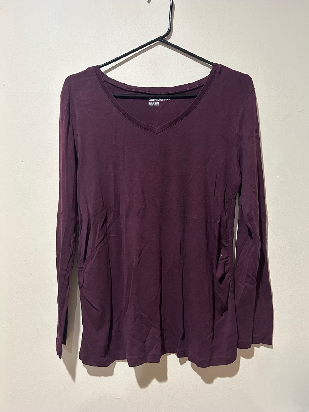 Gap Women’s Maternity Long-Sleeve V-Neck Top - Plum